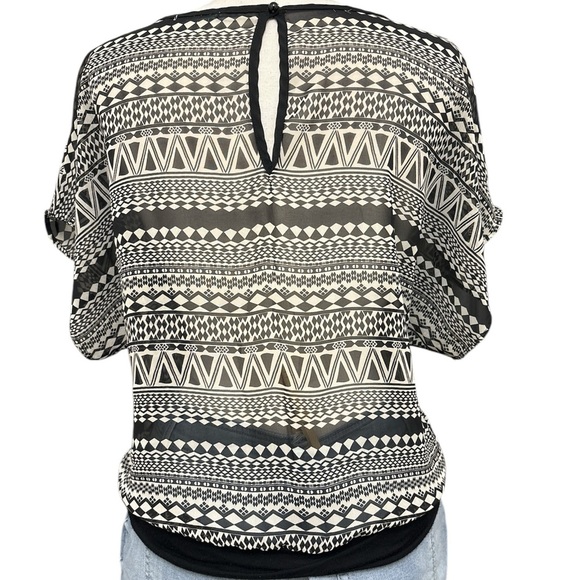 Maurices Dolman Top Fair Isle Aztec Sheer Keyhole Back Cap Sleeve Fitted Waist - Picture 4 of 8